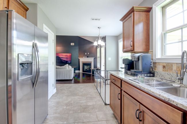 1029 Charles Thomas Dr, House other with 3 bedrooms, 2 bathrooms and 2 parking in Clarksville TN | Image 14
