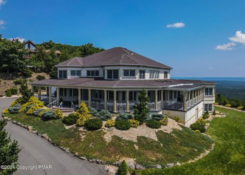 1435 Whispering Hill Ct, Effort, PA, 18330-8101 | Card Image