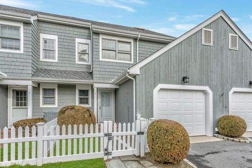 7 Brittany Ln, Westhampton Beach, NY, 11978-1440 | Card Image