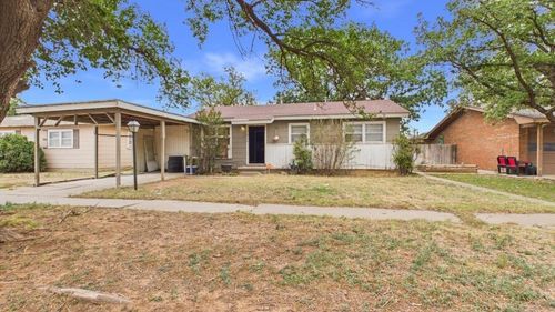 518 W 2nd St, Hale Center, TX, 79041-1461 | Card Image