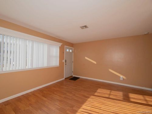 apt-45-1 Atlantic Ave, Farmingdale, NY, 11735-2770 | Card Image