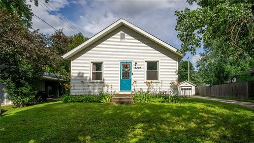 2319 9th St, Eau Claire, WI, 54703-2840 | Card Image