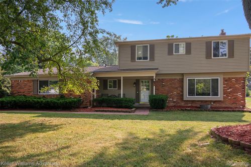 38087 Connaught Drive, Farmington Hills, MI, 48335 | Card Image