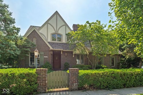 6733 Jons Sta, Zionsville, IN, 46077-8556 | Card Image