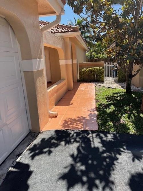 1311 Seagrape Cir, Weston, FL, 33326-2726 | Card Image