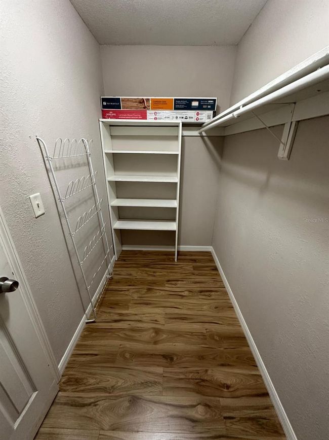 Walk in closet | Image 10