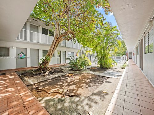 0-6801 N Kendall Dr, Pinecrest, FL, 33156-1570 | Card Image