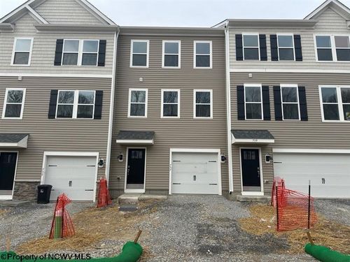 737 Hardman Dr, Morgantown, WV, 26501-7637 | Card Image