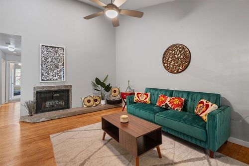 apt-304-203 E 31st St, Austin, TX, 78705-3071 | Card Image