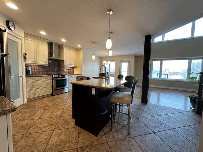 288 Fireweed Crescent, Home with 4 bedrooms, 3 bathrooms and 4 parking in Fort Mcmurray AB | Image 7