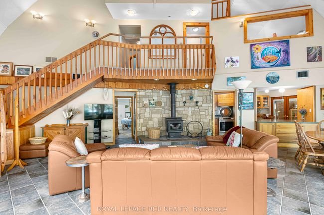487151 Side Rd, House other with 8 bedrooms, 4 bathrooms and 15 parking in Mono ON | Image 9