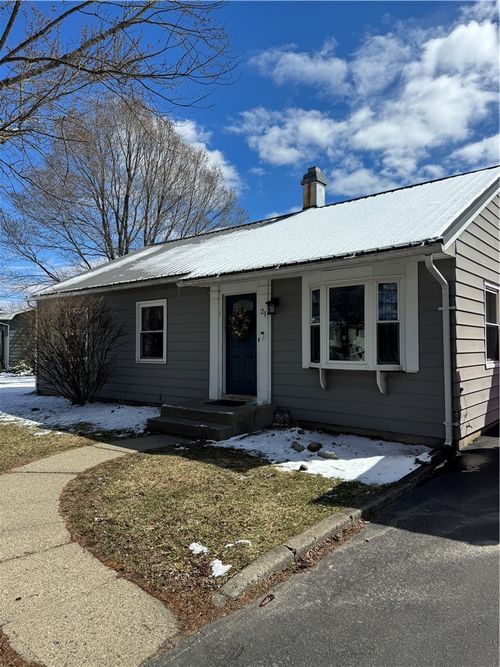 21 Pine Cir, Horseheads, NY, 14845-1371 | Card Image