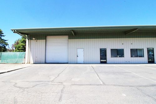 d-8761 Airport Road, Redding, CA, 96002 | Card Image
