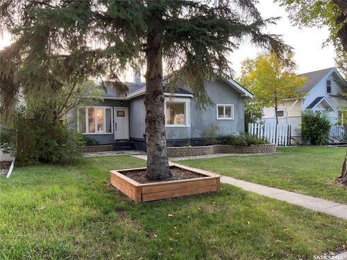 1430 Royal St, Regina, SK, S4T5A3 | Card Image