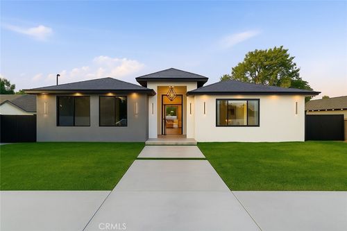 23227 Burbank Blvd, Woodland Hills, CA, 91367-6810 | Card Image