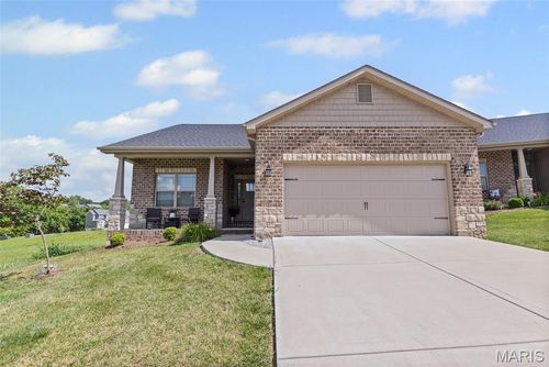 8080 Villa Valley Ln, Caseyville, IL, 62232-1147 | Card Image