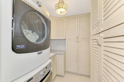 5628 Cape Leyte Dr, SARASOTA, FL, 34242-1814 | Card Image