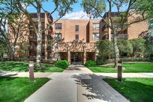 11-1066 Shermer Rd, Northbrook, IL, 60062-3751 | Card Image