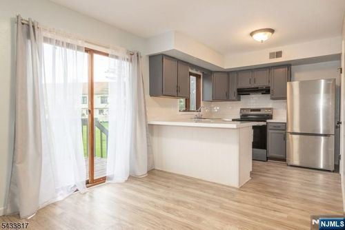131 Mcpeek Rd, Lafayette, NJ, 07848-4018 | Card Image
