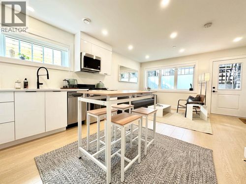 1672 15th Ave E, Vancouver, BC, V5N2G1 | Card Image