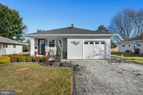 27 Montserrat St, Toms River, NJ, 08757-4631 | Card Image