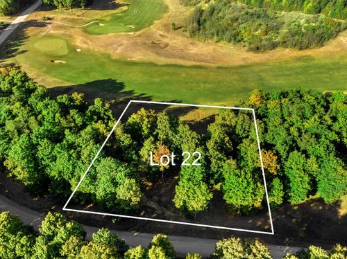22 Heather Ridge Trl, Beulah, MI, 49617-8552 | Card Image