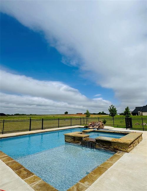 10901 Secretariat Dr, Mustang, OK, 73064-6472 | Card Image