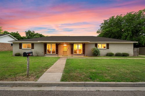 1004 W Elizabeth Dr, Robinson, TX, 76706-4919 | Card Image