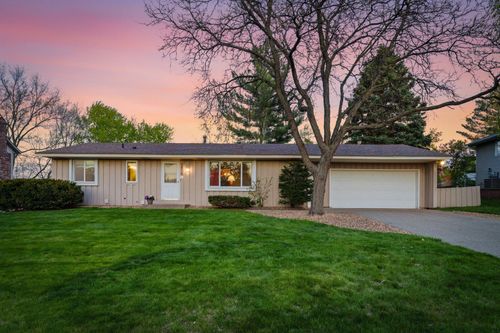 5856 139th St W, Apple Valley, MN, 55124-6464 | Card Image
