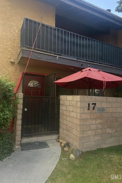 17-4208 Tierra Verde St, Bakersfield, CA, 93301-1260 | Card Image