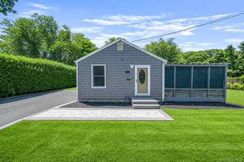 3 Bay Ln, Brookhaven, NY, 11719-9762 | Card Image