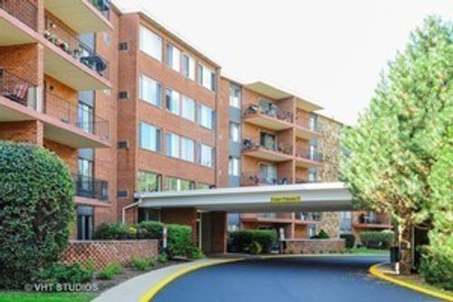 apt-127n-18 E Old Willow Rd, Prospect Heights, IL, 60070-1927 | Card Image