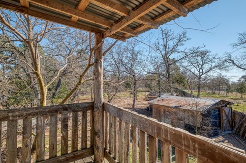127 Chippewa Trl, Smithville, TX, 78957-5294 | Card Image