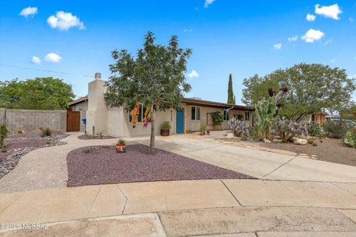 8125 E Baker Dr, Tucson, AZ, 85710-2425 | Card Image
