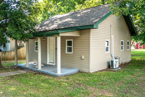 1009 W Cass Ave, West Plains, MO, 65775-2334 | Card Image