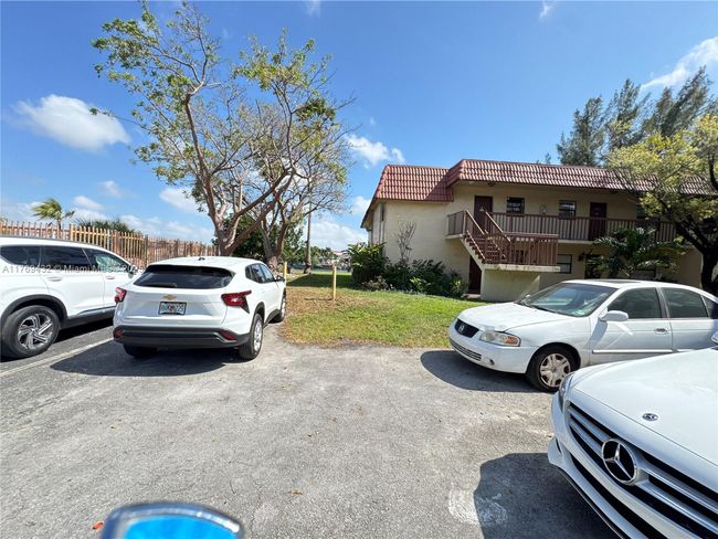 34 - 6565 W 26 Th Dr, Condo with 2 bedrooms, 2 bathrooms and null parking in Hialeah FL | Image 6