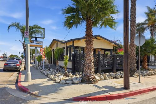 690 W 18th St, San Pedro, CA, 90731-5419 | Card Image