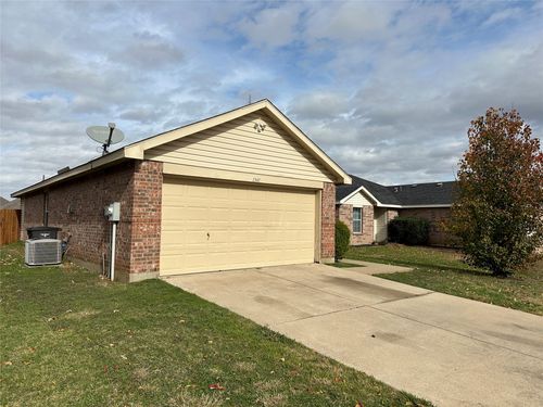 1341 Castle Ridge Rd, Fort Worth, TX, 76140-5750 | Card Image