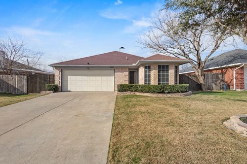 6318 Brookbriar Ct, Arlington, TX, 76018-3033 | Card Image