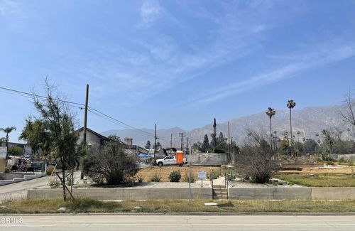 917 E Mendocino St, Altadena, CA, 91001-2560 | Card Image