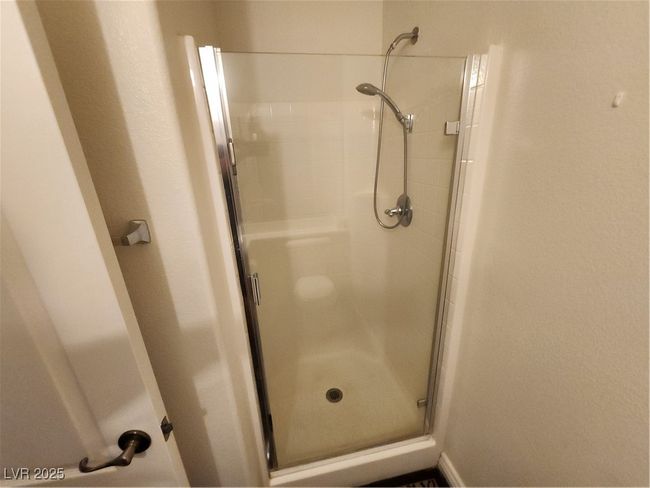 2cnd Bathroom, next to 2cnd bedroom | Image 25