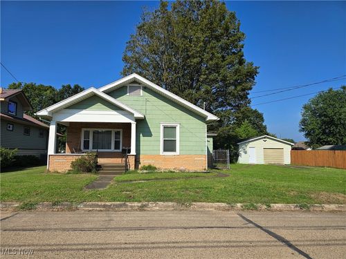 806 Columbia Avenue, Williamstown, WV, 26187 | Card Image