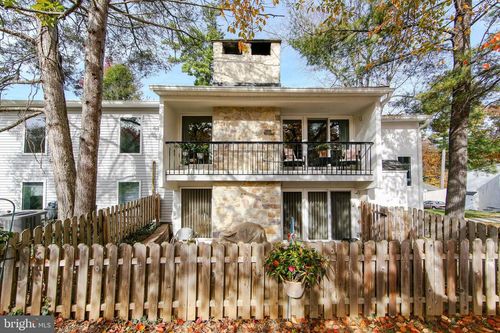 211 E Chelsea Cir, NEWTOWN SQUARE, PA, 19073-2109 | Card Image