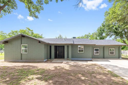 4315 Woodland Park Dr, Brownwood, TX, 76801-7447 | Card Image