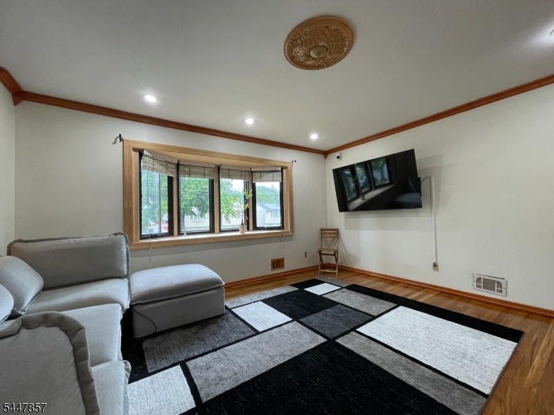 Residential Lease in Rahway City 5