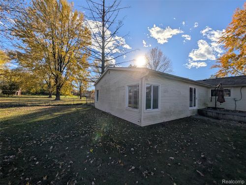 805 Oak St, Lennon, MI, 48449-9300 | Card Image