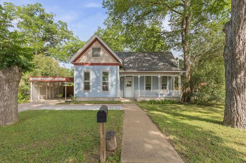 207 Hudgins St, Smithville, TX, 78957-1907 | Card Image