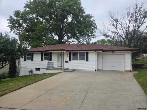 6916 Wirt St, Omaha, NE, 68104-3151 | Card Image