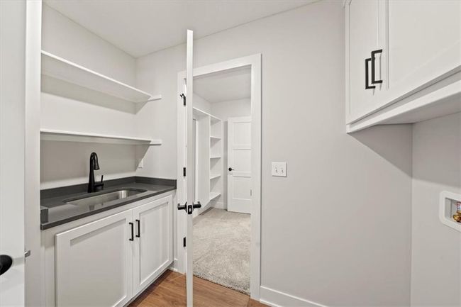 Photo of similar model | Image 22