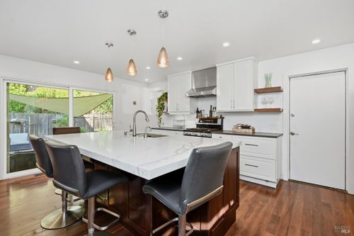 18580 Happy Ln, Sonoma, CA, 95476-4315 | Card Image